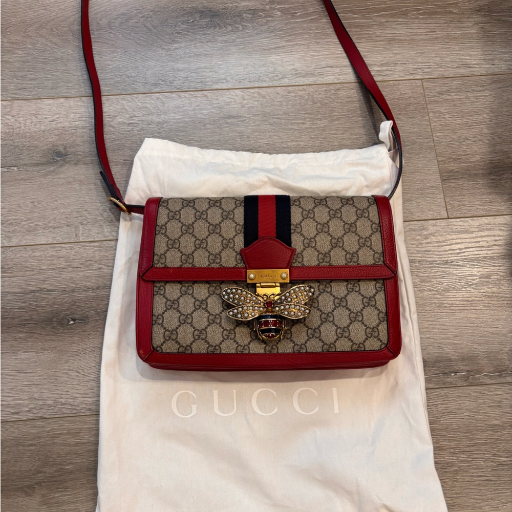 Gucci Beige GG Supreme Crossbody with Red Trim and Jeweled Bee
